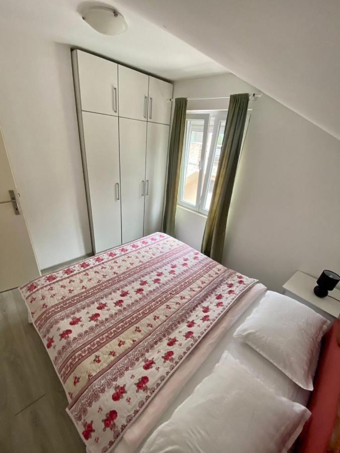 Apartments Kuc Tivat Exterior photo