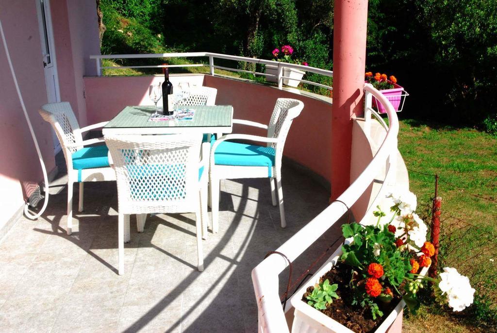 Apartments Kuc Tivat Exterior photo